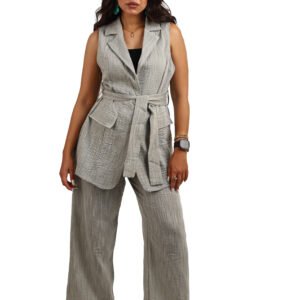 Linen sleeveless suit